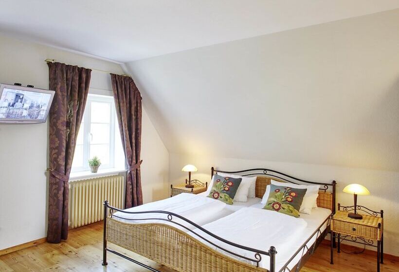 コンフォートルーム, Hof Tutsberg