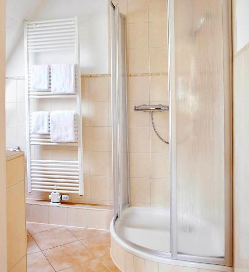 コンフォートルーム, Hof Tutsberg