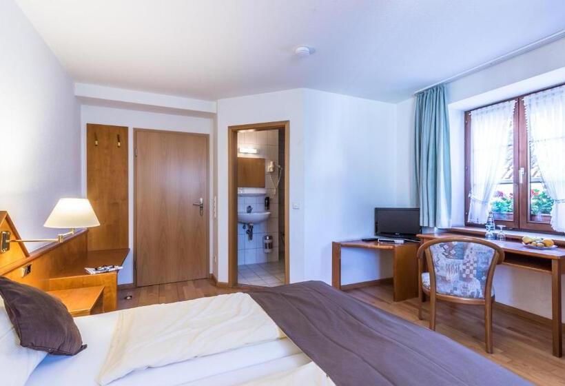 Quarto standard, Löwen Garni