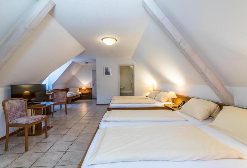 Quarto Quádruplo Standard, Löwen Garni