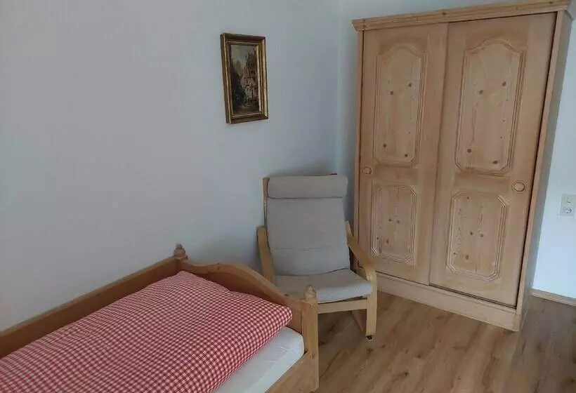 اتاق استاندارد یک نفره, Pension Eichhorn