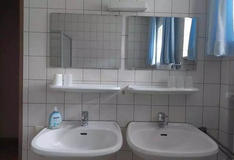 آپارتمان 1 خوابه, Pension Eichhorn