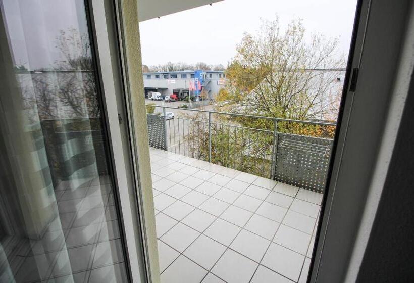 패밀리 룸, Relax