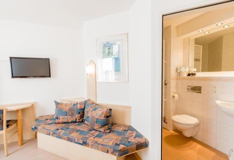 スタンダードシングルルーム, Restaurant Fallerhof