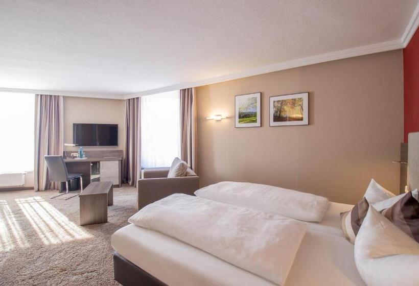 주니어 스위트, Tanne Ilmenau