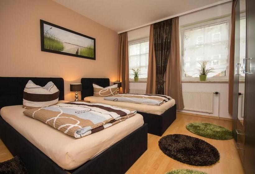 شقة غرفة واحدة, Zellerfelder Hof