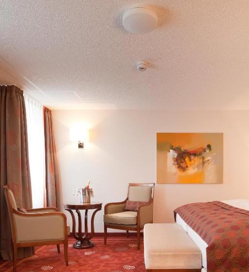 スタンダードルーム, Zu Den Drei Linden