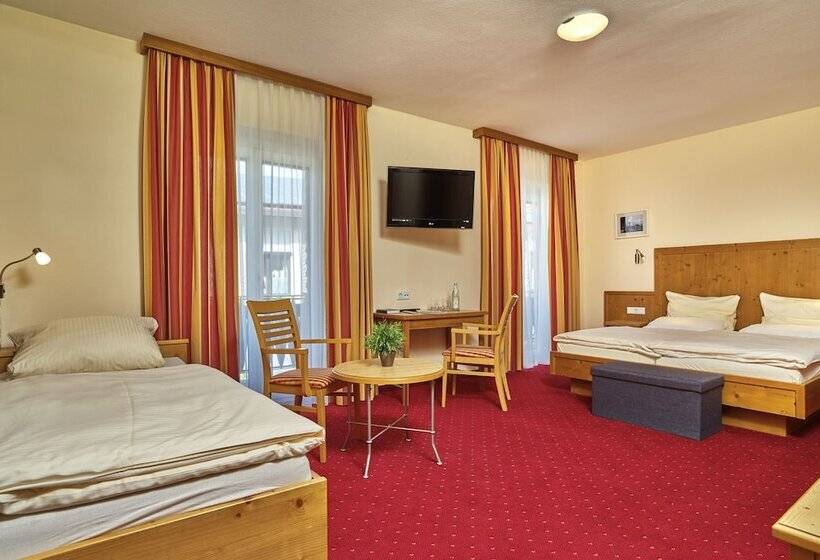 标准三人间, Zum Blauen Hecht