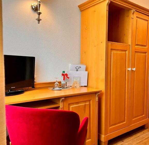 スタンダードシングルルーム, Posthotel Arnold