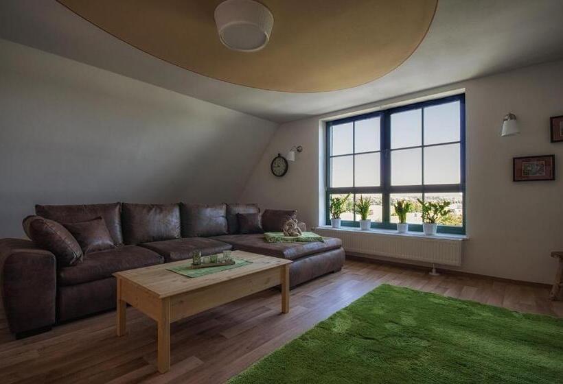 شقة غرفتين, Gastwirtschaft & Hotel Hallescher Anger