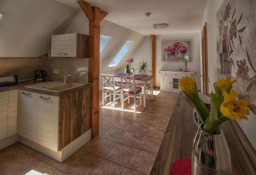 Апартаменты 2 Спальни, Gastwirtschaft & Hotel Hallescher Anger