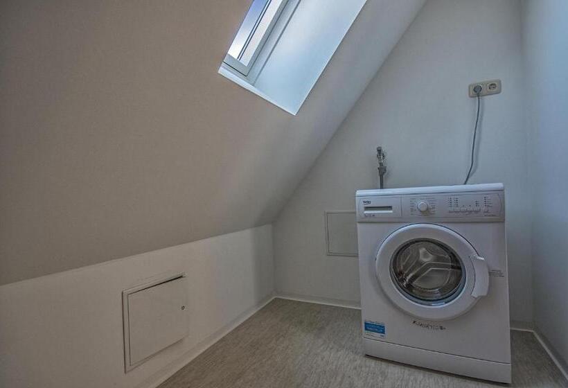 Апартаменты 2 Спальни, Gastwirtschaft & Hotel Hallescher Anger