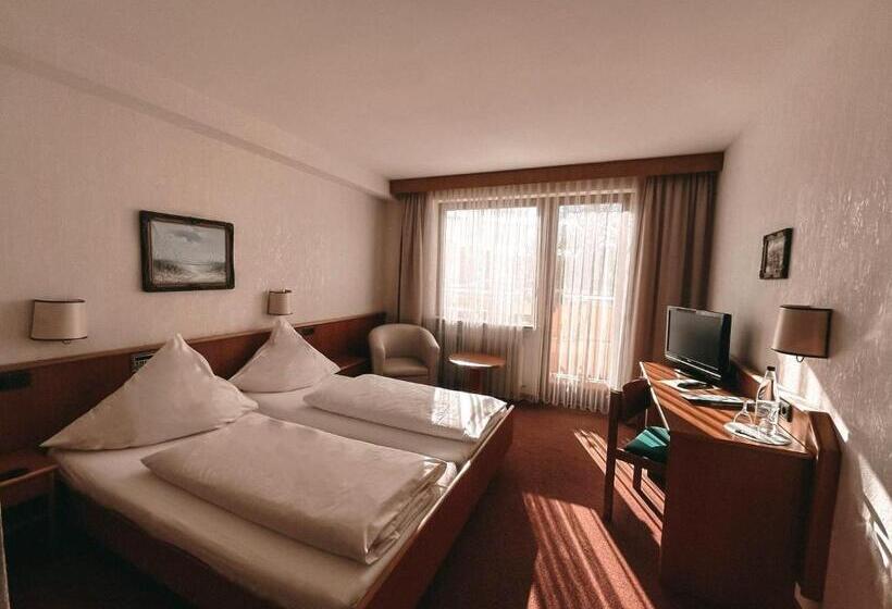 חדר סטנדרט עם מרפסת, Bayerischer Hof