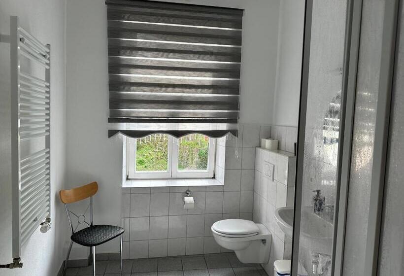 스탠다드 룸, Café Burg Stahleck