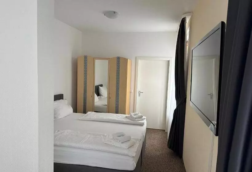 ファミリールーム, Café Burg Stahleck