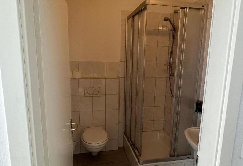 스탠다드 트리플 룸, Café Burg Stahleck