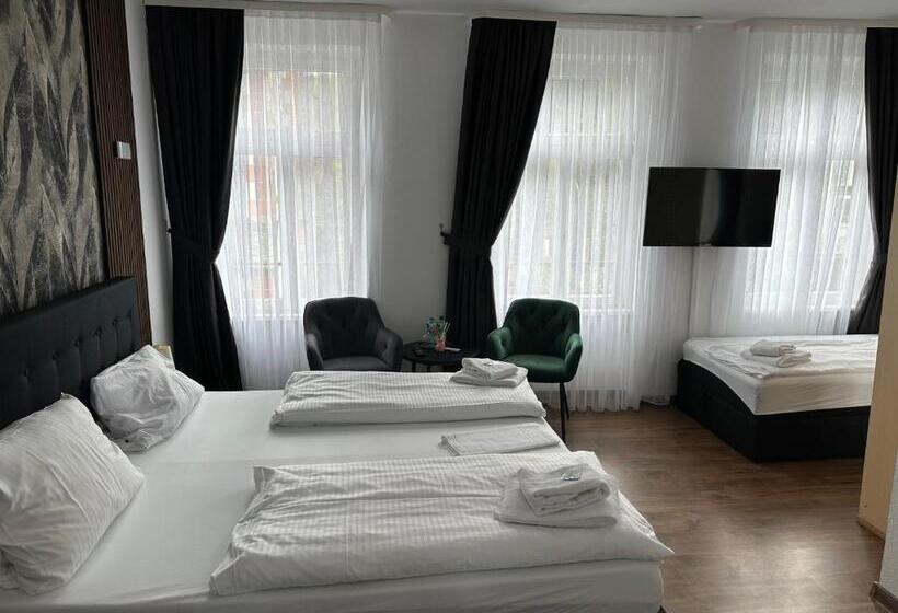 스탠다드 트리플 룸, Café Burg Stahleck