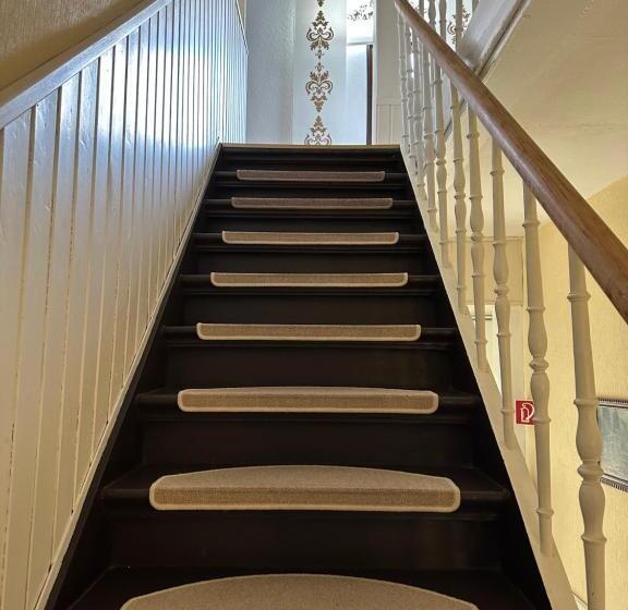 스탠다드 룸, Café Burg Stahleck