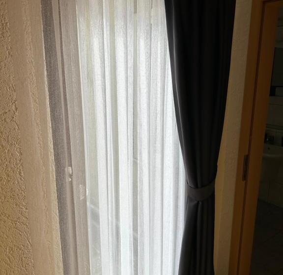 스탠다드 룸, Café Burg Stahleck