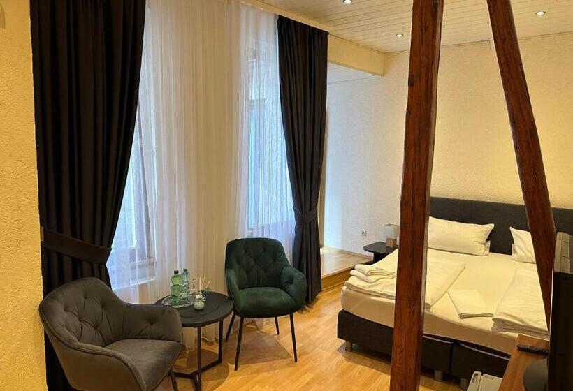 스탠다드 룸, Café Burg Stahleck