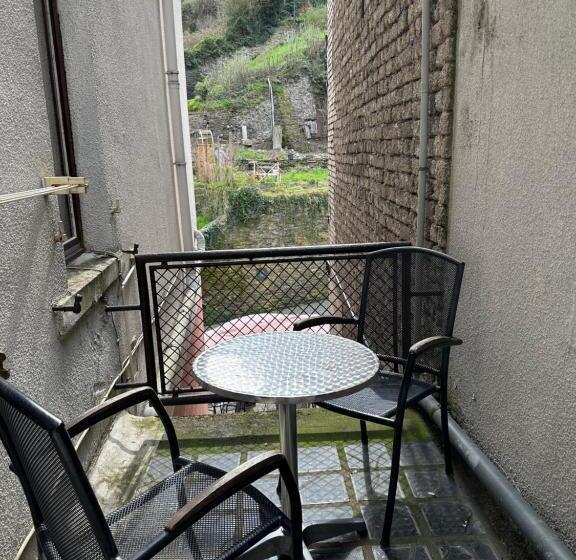 스탠다드 룸, Café Burg Stahleck