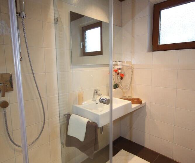 バルコニー付きスタンダードルーム, Dreimaderlhaus Das Vegetarische Boutique