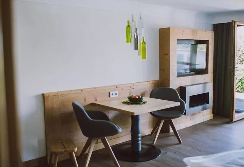 اتاق پریمیوم چهارنفره, Dreimaderlhaus Das Vegetarische Boutique