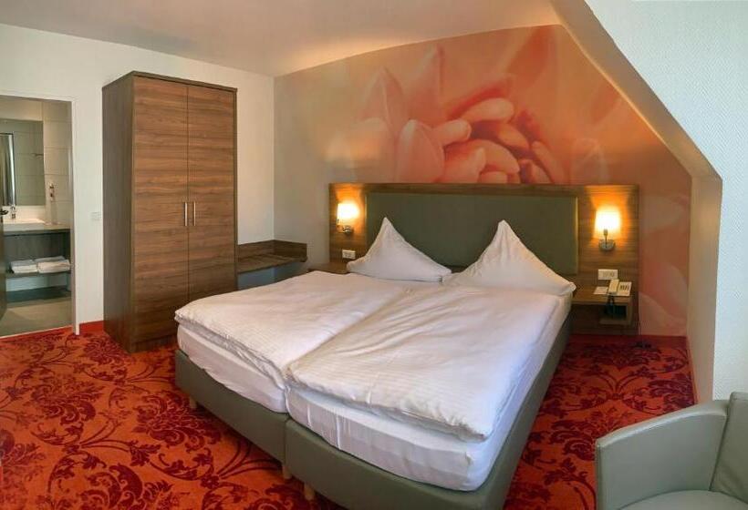 标准间, Felsenkeller