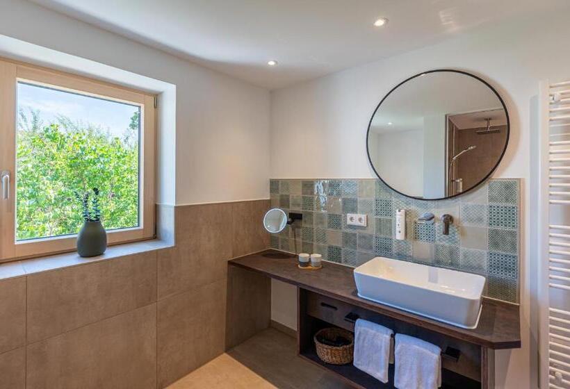 استودیوی استاندارد, Filser