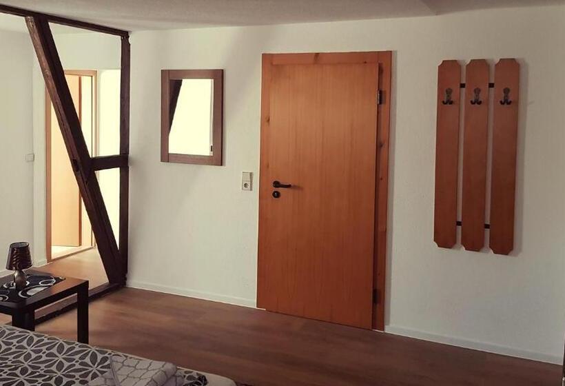 غرفة قياسية ثلاثية, Gut Lauterbad