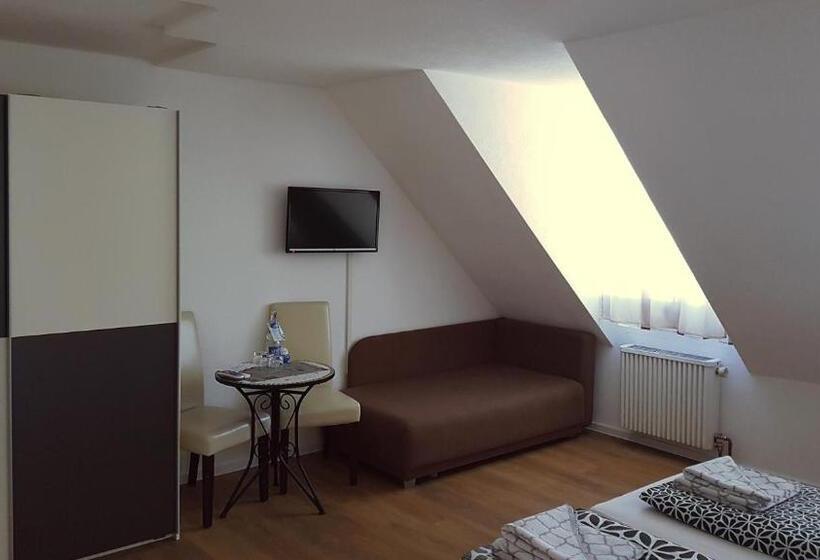 غرفة قياسية ثلاثية, Gut Lauterbad