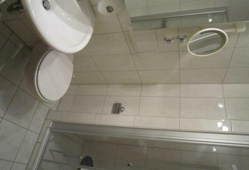 اتاق استاندارد یک نفره, Hahnenkleer Hof