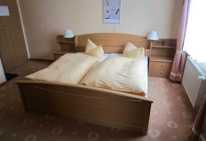 اتاق استاندارد یک نفره, Hahnenkleer Hof