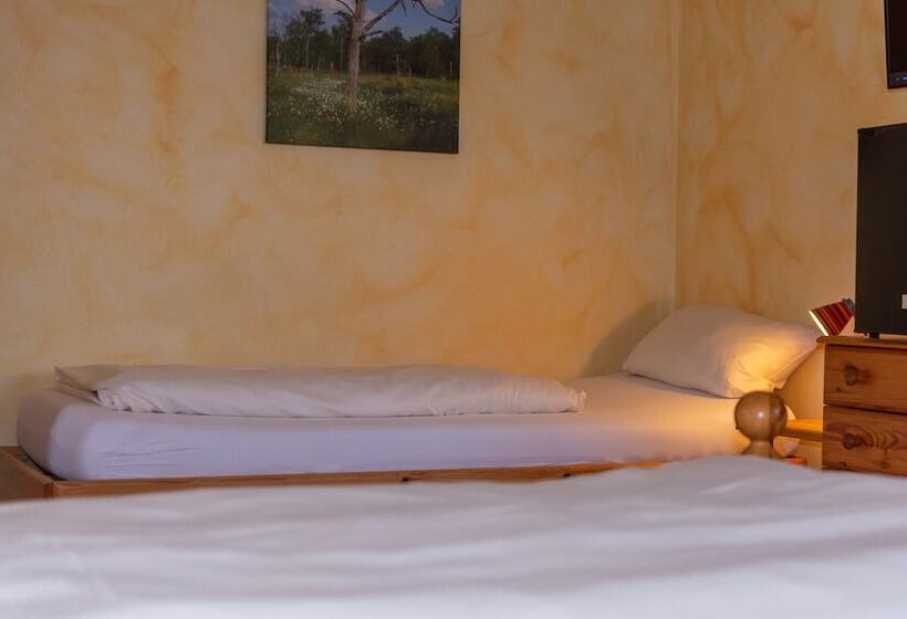 スタンダードトリプルルーム, Ferienpark Auf Dem Simpel