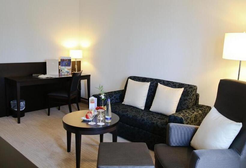 Номер Deluxe, Holzapfel