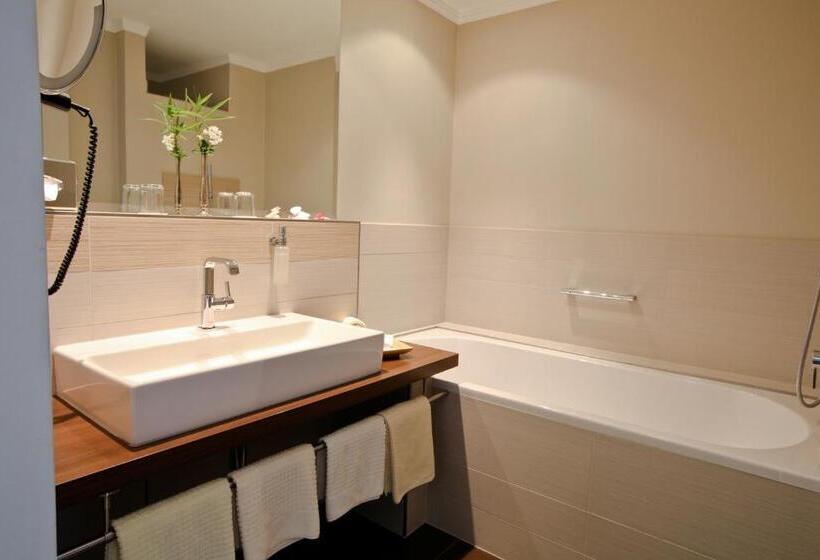 デラックスルーム, Holzapfel