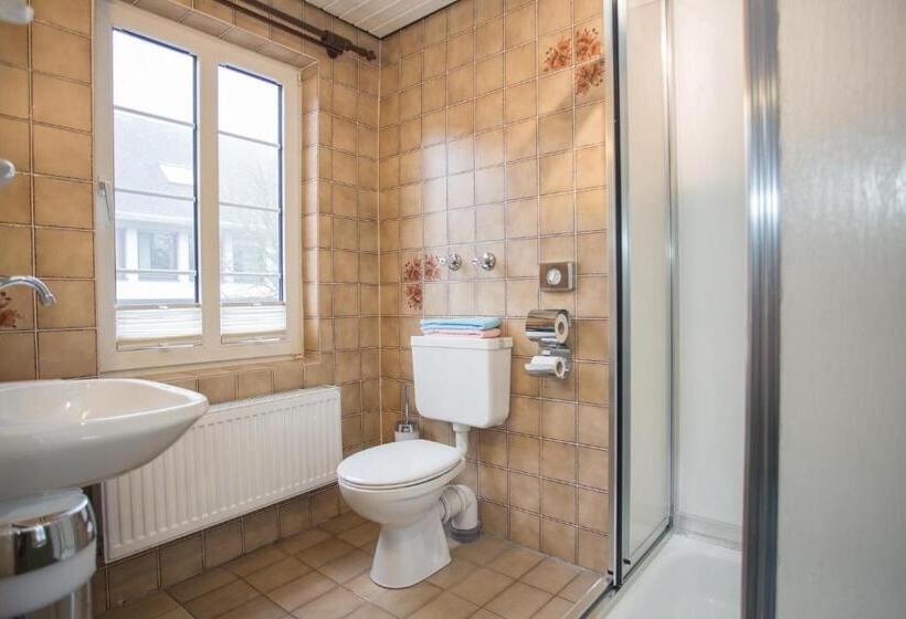 Standard Kolmen Hengen Huone, Kiepenkerl