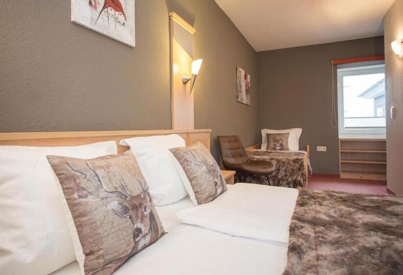 Standard Kolmen Hengen Huone, Kiepenkerl