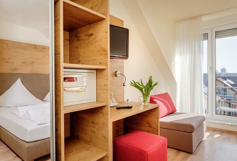 Quarto Estandar, Mythos