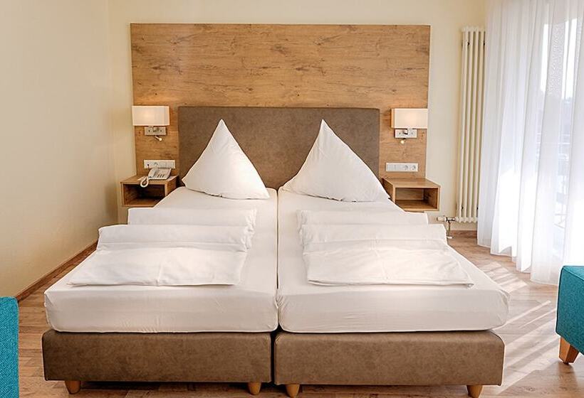 Quarto Estandar, Mythos