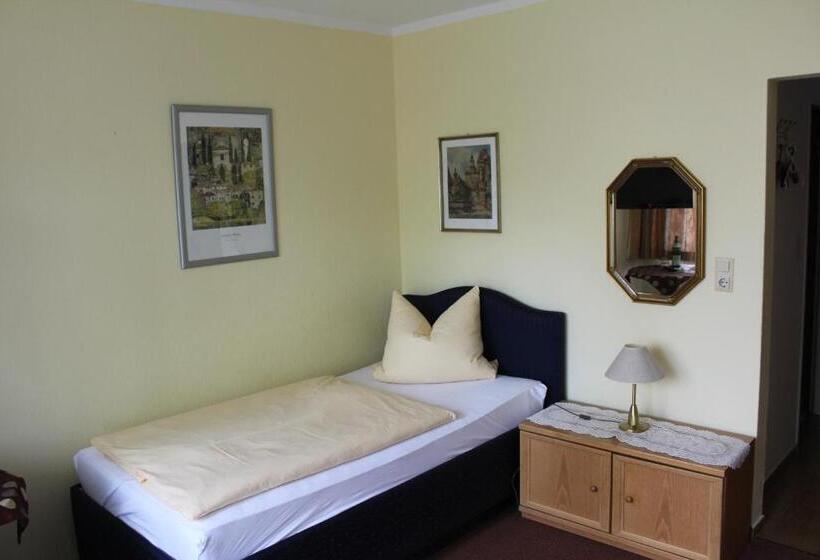 标准单人间, Pension Elfi