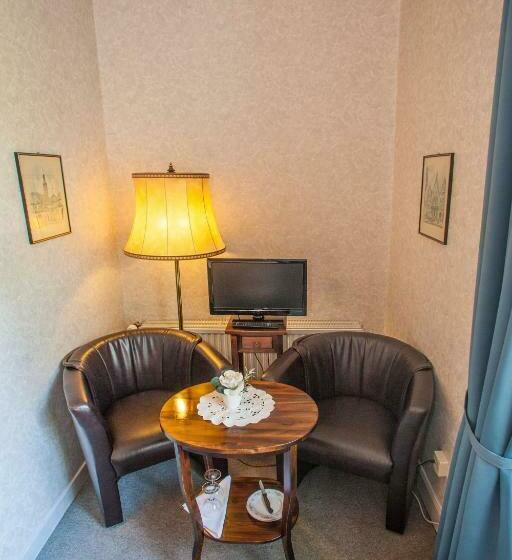 חדר סטנדרט, Rosenau