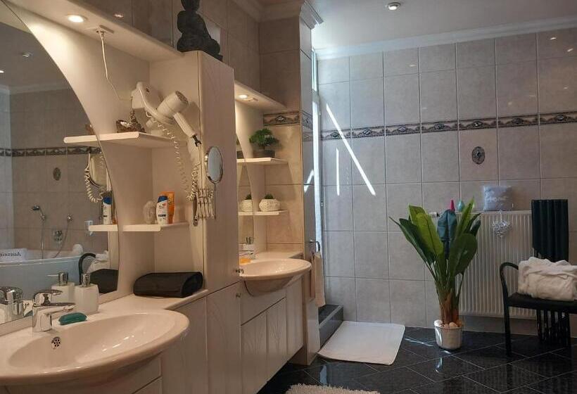 סוויטה, Schloßschenke