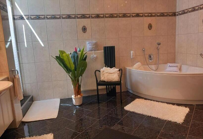 סוויטה, Schloßschenke