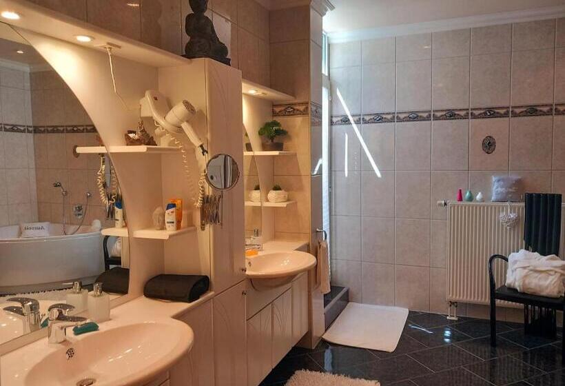 סוויטה, Schloßschenke