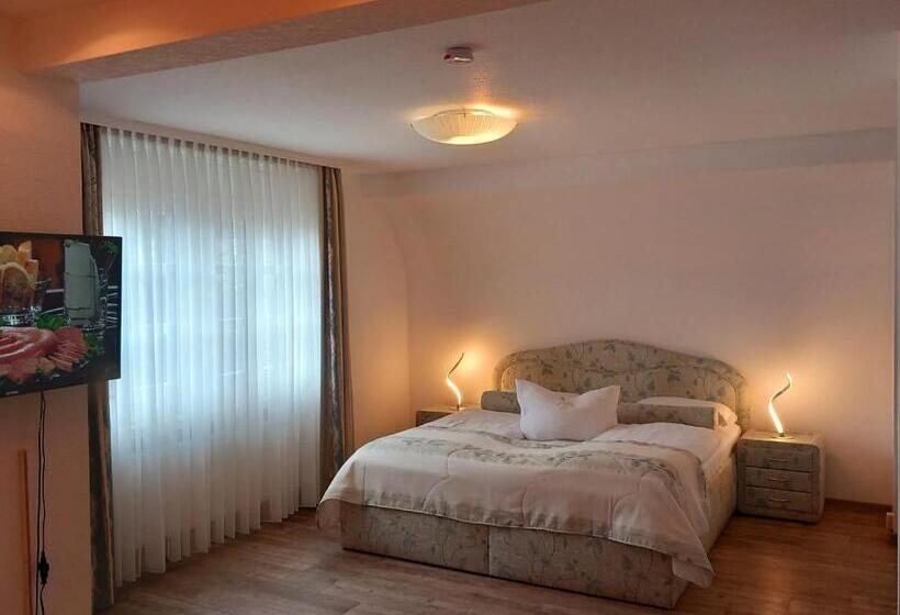 חדר סטנדרט לשלושה, Schloßschenke