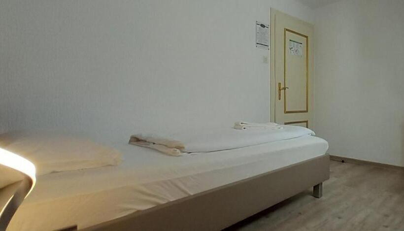 חדר סטנדרט לשלושה, Schloßschenke