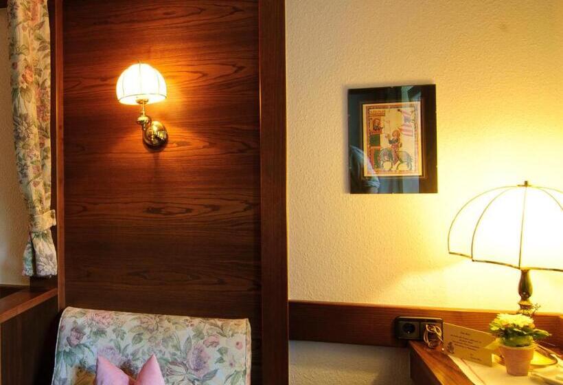 标准单人间, Steinbach