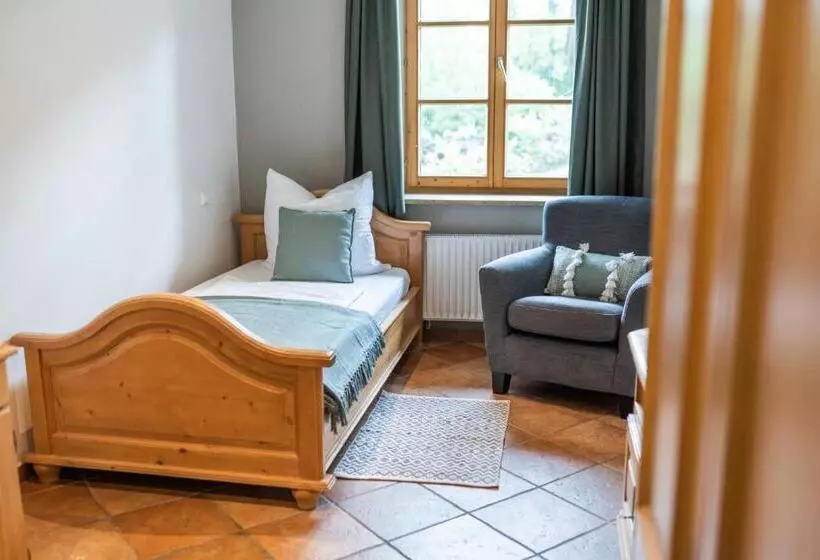 اتاق استاندارد یک نفره, Tegernseer Hof