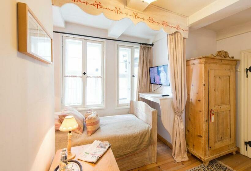 スタンダードシングルルーム, Theophano